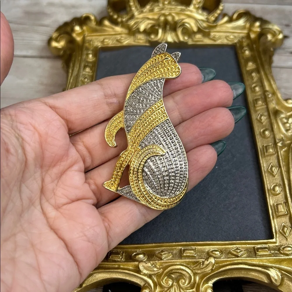 Gold and Silver Cat Brooch - Picture 4 of 4
